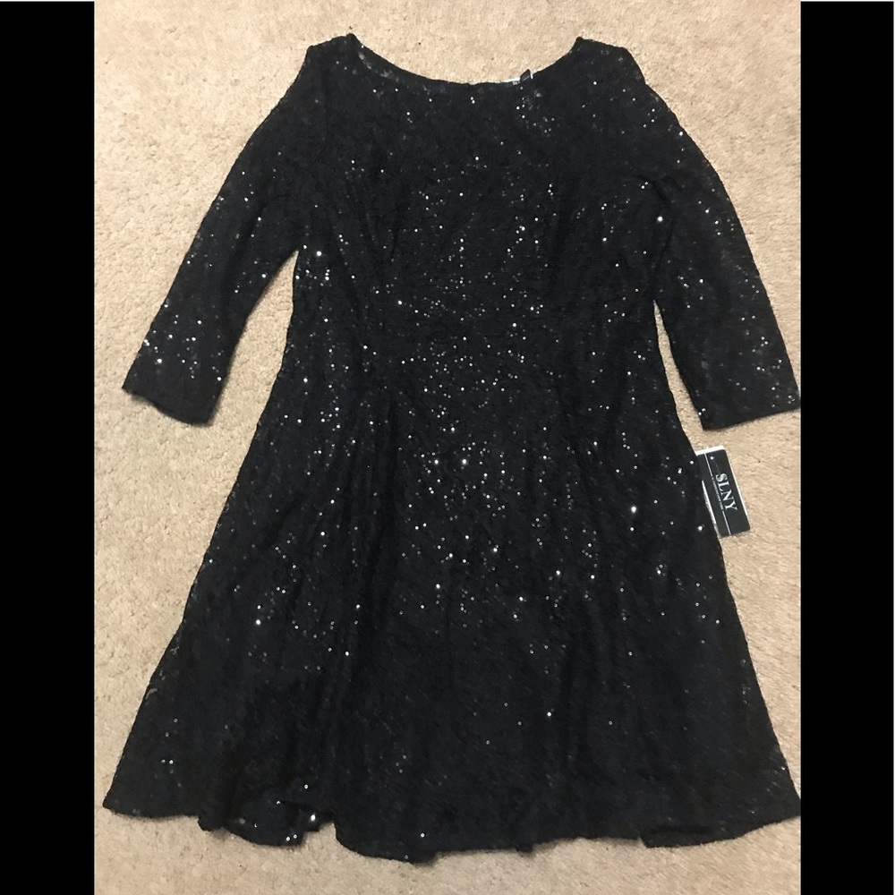 Beautiful dress size 16 new with tags